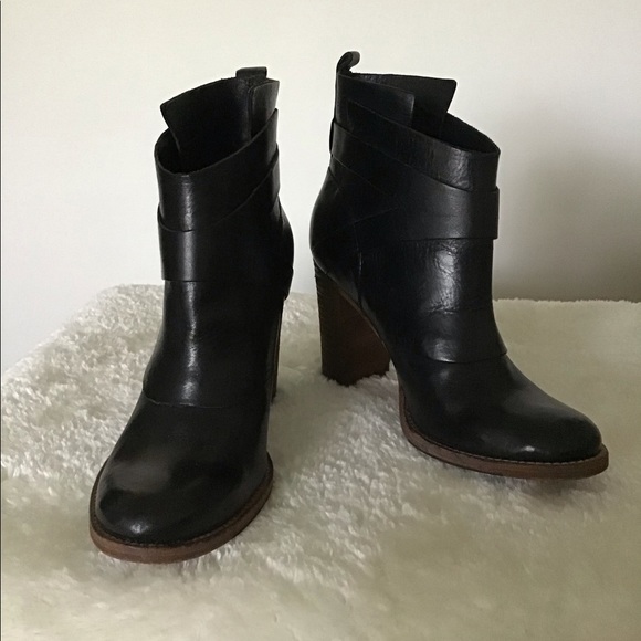 BELLE booties - Picture 2 of 12